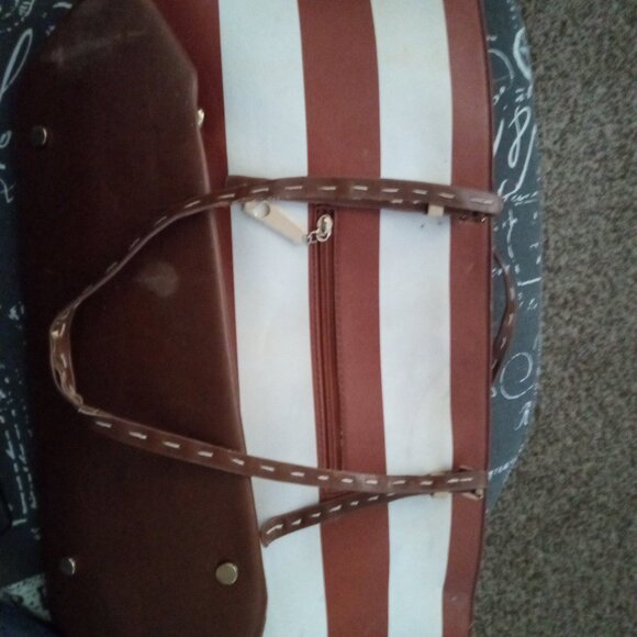 Micheal  Kores Purse please read.Final price pls can' tafford any more discount - Picture 7 of 16